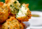 Receita fácil: aprenda a fazer bolinho de arroz simples