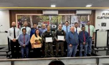 Gilberto Segóvia homenageia militares da PMA por  ação heroica em acidente de trânsito
