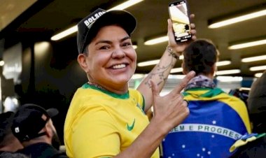 Vereadora eleita, conhecida como 'dona de zona', manda recado para servidor