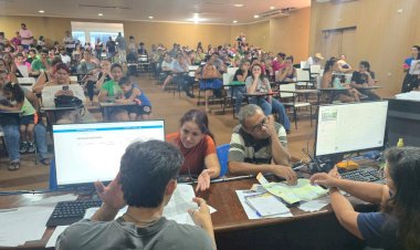 Central de Matrícula acolhe pais em busca de vagas para alunos remanescentes