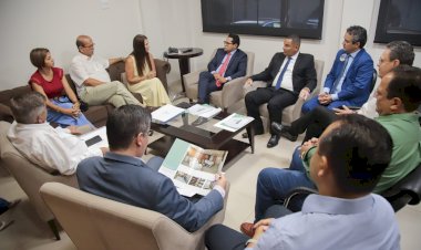 Vereadores reúnem-se com diretoria do Hospital de Câncer Alfredo Abrão