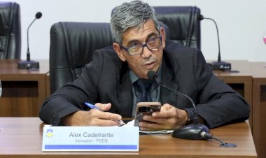 Alex Cadeirante realiza doação de cadeiras de rodas ao UPA