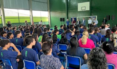 Entrega de reforma da Escola Amando de Oliveira reforça compromisso de MS com a educação de qualidade