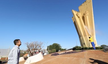 Prefeitura inicia limpeza e revitalização do Monumento ao Colono, a ‘Mão do Braz’