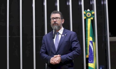Marcos Pollon classifica como absurda e inconstitucional presença da polícia 24h na casa de Bolsonaro