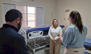 Lia Nogueira entrega equipamentos ao Hospital de Cirurgia