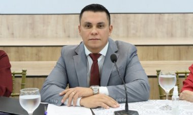 Dalton reforça indicação por reforma da quadra poliesportiva de Macaúba