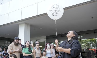 Do toque do sino ao juramento de cuidar: Maria Eduarda celebra a segunda vitória contra o câncer e se prepara na faculdade de Medicina para salvar vidas.