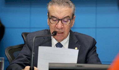 Projeto normatiza comercialização de produtos farmacêuticos magistrais isentos de prescrição médica  Veja mais no site da ALEMS: https://al.ms.gov.br/Noticias/144486/projeto-normatiza-comercializacao-de-produtos-farmaceuticos-magistrais-isentos-de