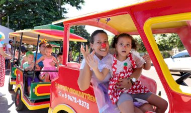 Prefeitura leva alegria ao Ceim Professor Guilherme para celebrar Dia do Circo