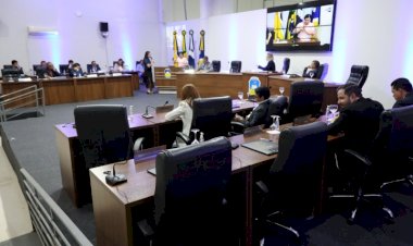 Com ressalvas, vereadores de Dourados aprovam contas de Délia e do primeiro ano de Alan Guedes