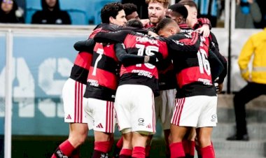 Flamengo reduz diferença para Palmeiras e Corinthians vence clássico paulista