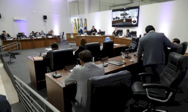 Câmara de Dourados aprova títulos e homenagens durante sessão ordinária