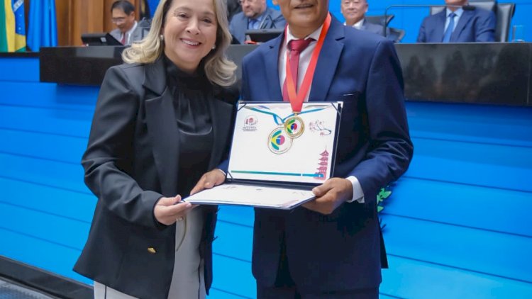Lia Nogueira (PSDB) homenageia voluntário que transforma vidas por meio do esporte em Dourados