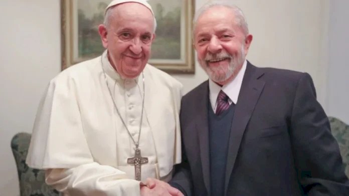 Lula prepara encontro com o Papa no Vaticano e viagem à França
