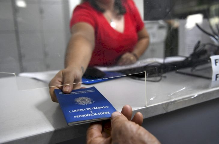 Funtrab oferece mais de 4,4 mil vagas de emprego