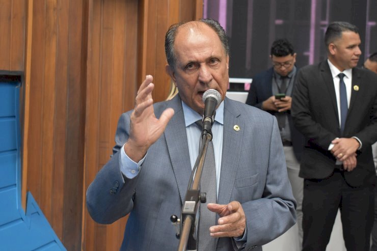 Zé Teixeira trabalha para concluir obras inacabadas em Jardim