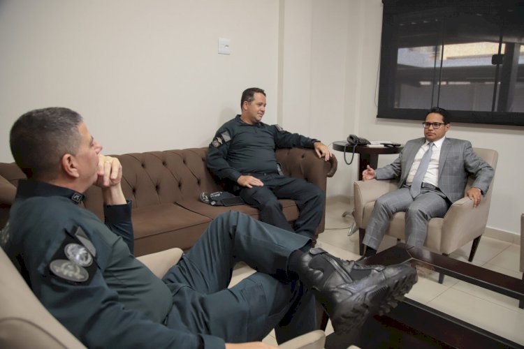 Vereador Papy discute segurança pública em reunião com autoridades policiais