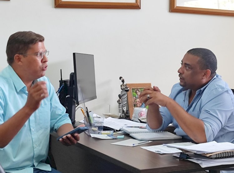Dill se reúne com secretário e pede construção de escolas para três bairros