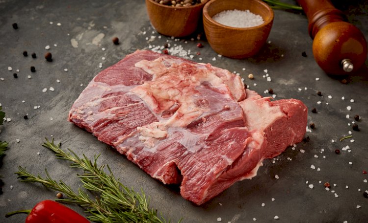 China suspende importação de carne bovina de três frigoríficos brasileiros