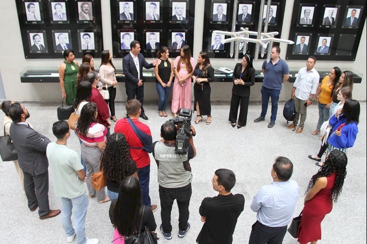 Visita: CCJR e sessão permitem vivência de práticas jurídicas na ALEMS