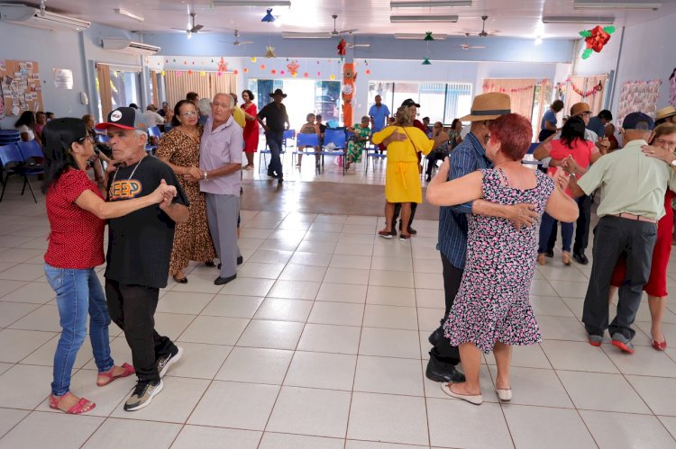 Bailão da terceira idade marca retomada das atividades no Parque das Nações