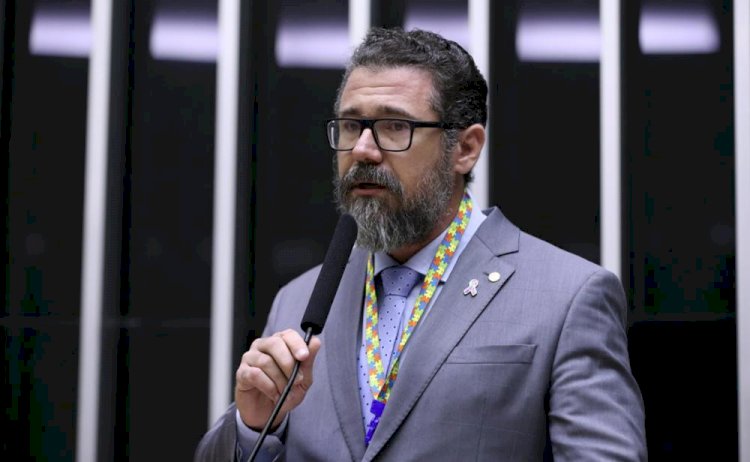 Deputado Marcos Pollon (PL-MS) solicita fim de sirenes em escolas do Mato Grosso do Sul para proteger alunos autistas.