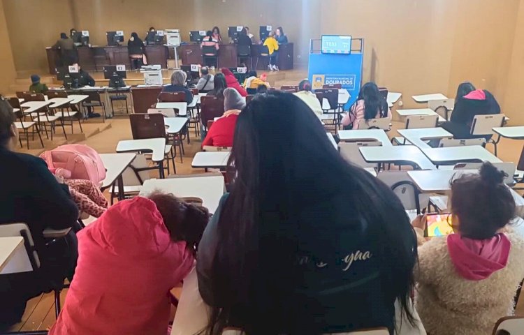 Frio não impede famílias de buscarem atendimento no mutirão do Cadastro Único