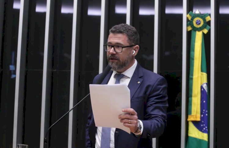 Pollon apresenta PEC para garantir a liberdade de expressão como direito absoluto no Brasil