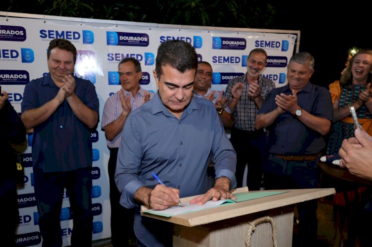 Prefeito assina ordem de serviço para reforma da Escola Professora Avani Cargnelutti