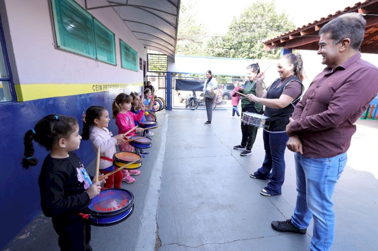 Prefeito acompanha ensaio da 1ª fanfarra kids da Educação Infantil em Dourados