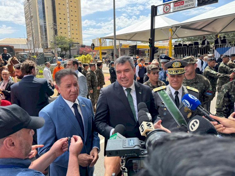 Gerson participa do desfile de 7 de Setembro e destaca a reflexão sobre democracia e nação