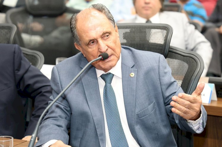 Zé Teixeira solicita apoio para criação de espaços públicos em Dourados