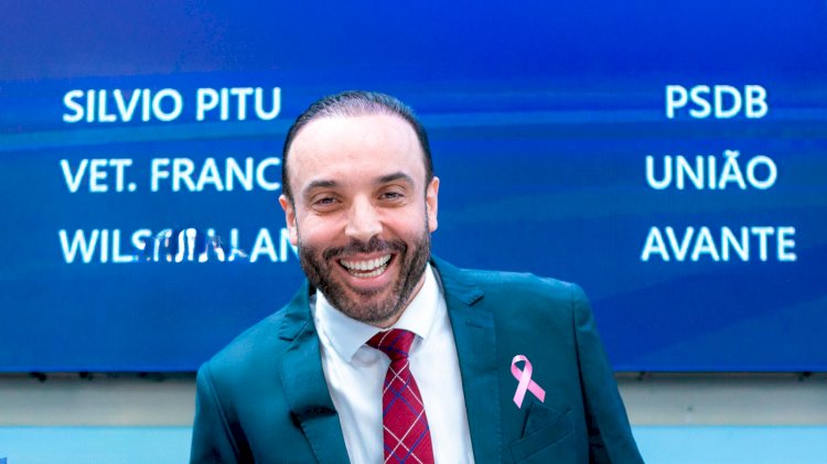 PROFESSOR JUARI PROMOVE AÇÕES DE CONSCIENTIZAÇÃO DURANTE O OUTUBRO ROSA