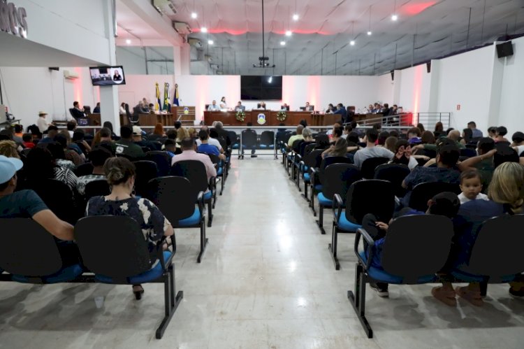 Em duas sessões, Câmara aprova orçamento para 2026, limpa a pauta e prepara recesso parlamentar