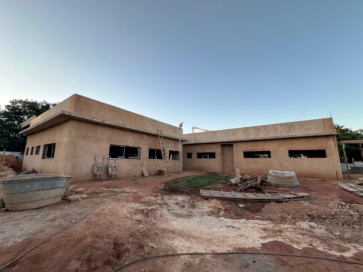 Nova Alvorada do Sul: obra da nova Unidade de Saúde do Maria de Lourdes avança e estrutura começa a ganhar forma