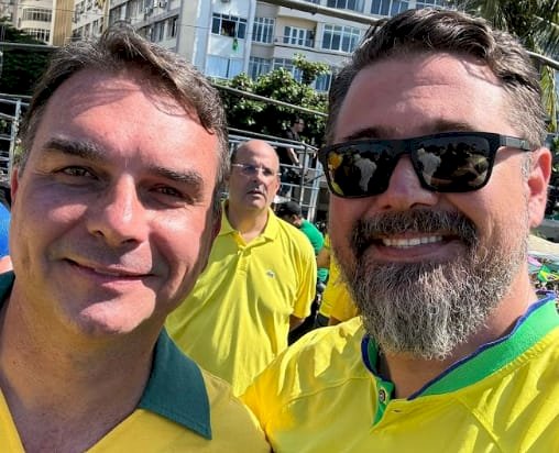 Bolsonaro garante apoio de Flávio a Pollon em disputa ao Senado