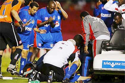 O futebol que mobiliza multidões também mudou protocolos de emergência no Brasil