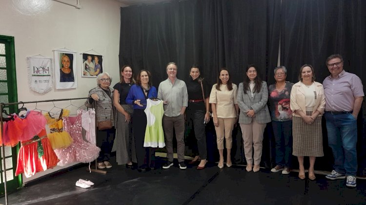 Ceia inaugura sala de dança